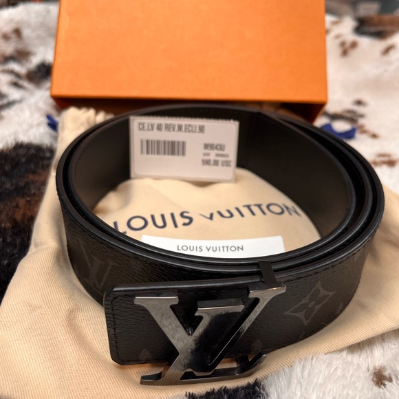 Authentic Louis Vuitton belt size Medium, comes with original dust bag & box - Picture 4 of 6